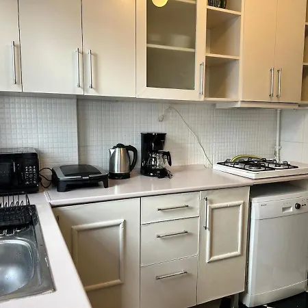 Daire Elegant And Cozy 2br With Balcony Near Taksim *