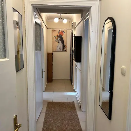 Daire Elegant And Cozy 2br With Balcony Near Taksim