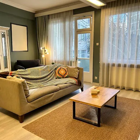 Elegant And Cozy 2br With Balcony Near Taksim Daire İstanbul