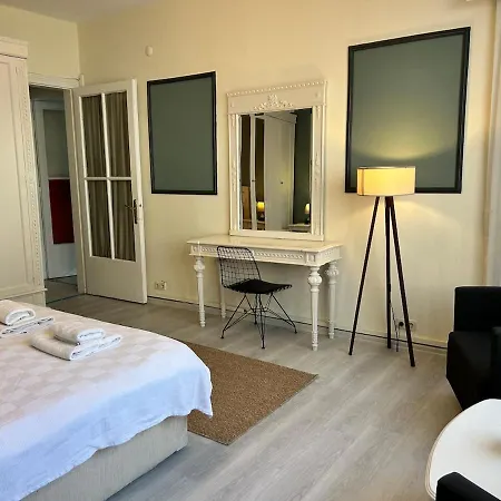 Daire Elegant And Cozy 2br With Balcony Near Taksim İstanbul