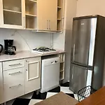 Apartment Elegant And Cozy 2br With Balcony Near Taksim