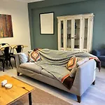 Apartment Elegant And Cozy 2br With Balcony Near Taksim Istanbul