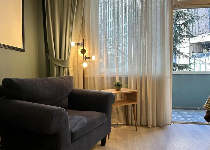 Appartamento Elegant And Cozy 2br With Balcony Near Taksim