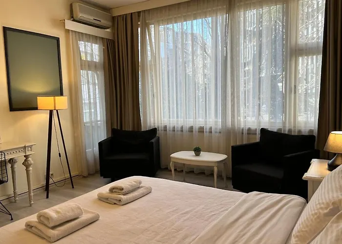 Elegant And Cozy 2br With Balcony Near Taksim