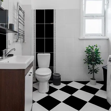 Elegant And Cozy 2br With Balcony Near Taksim *